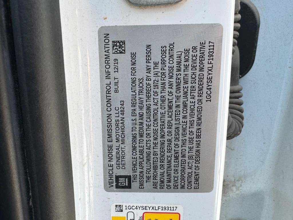 Chevrolet Silverado 3500HD Vehicle Full-screen Gallery Image 22