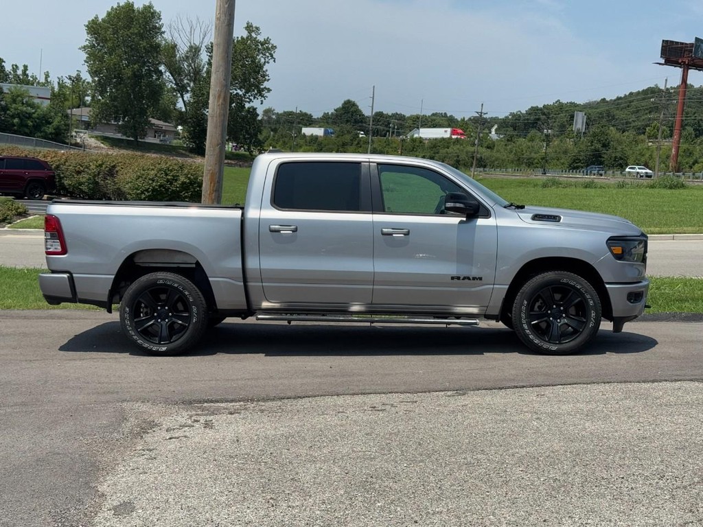 Ram 1500 Vehicle Full-screen Gallery Image 02