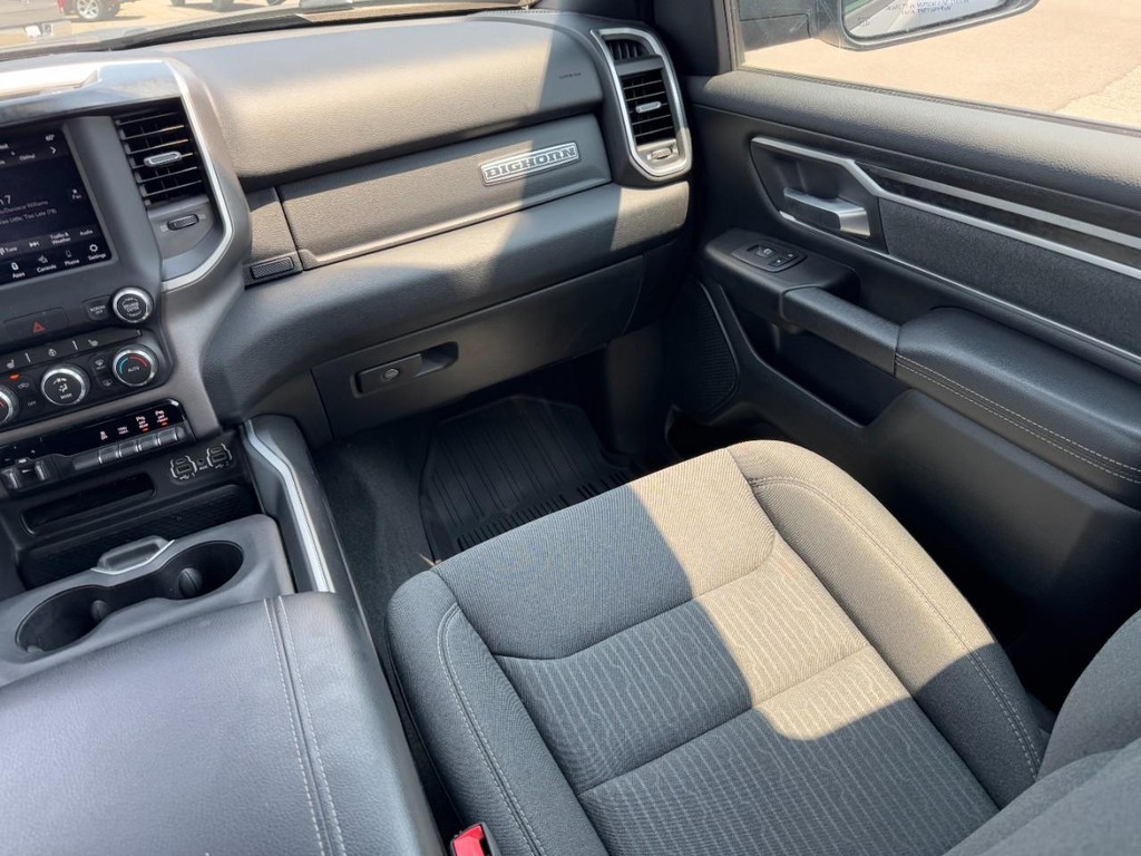 Ram 1500 Vehicle Full-screen Gallery Image 17