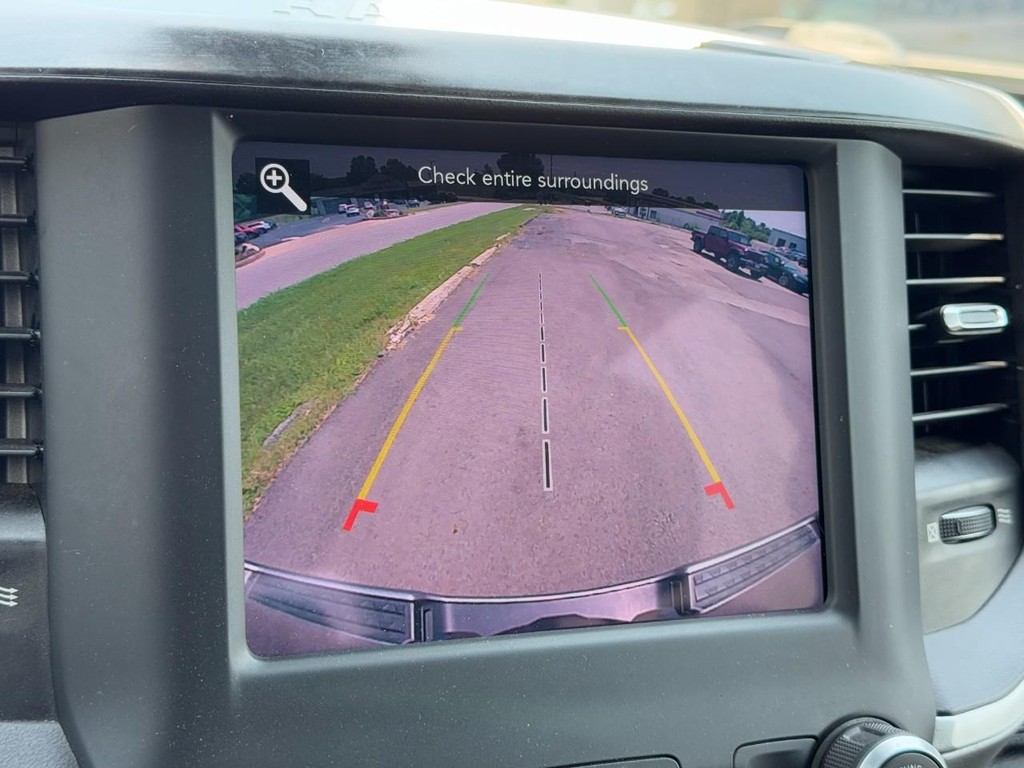 Ram 1500 Vehicle Full-screen Gallery Image 23