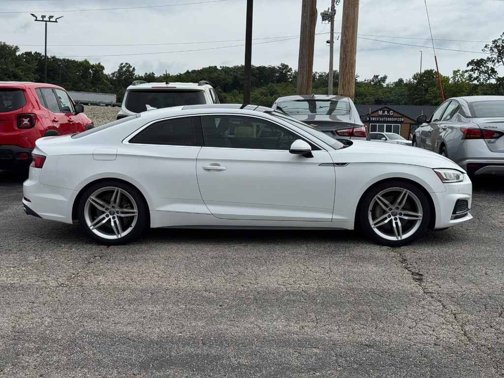 Audi A5 Coupe Vehicle Full-screen Gallery Image 02