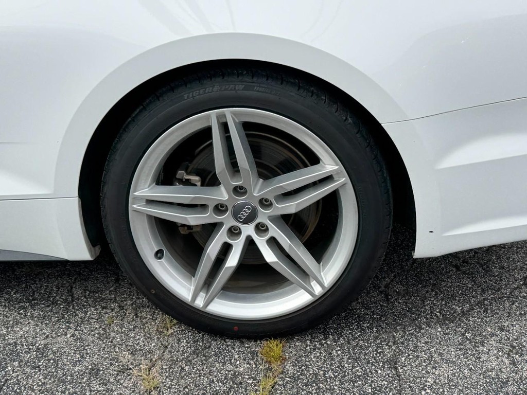 Audi A5 Coupe Vehicle Full-screen Gallery Image 07