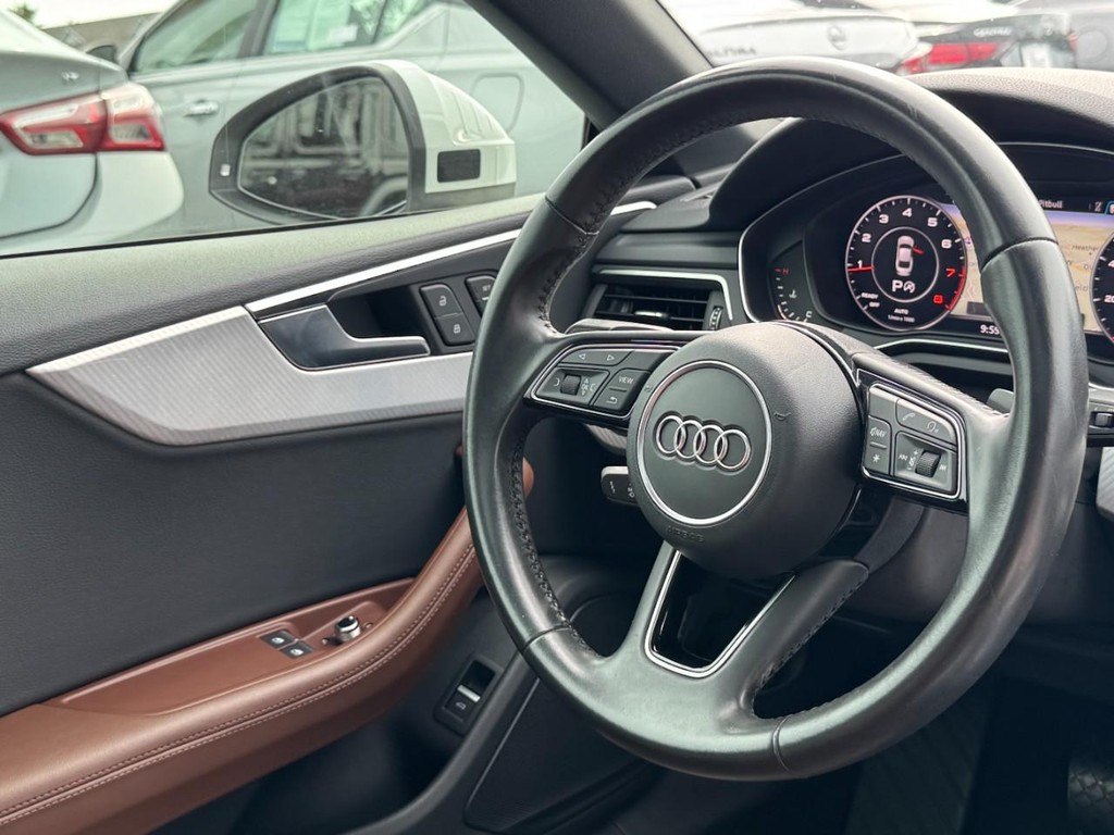 Audi A5 Coupe Vehicle Full-screen Gallery Image 13