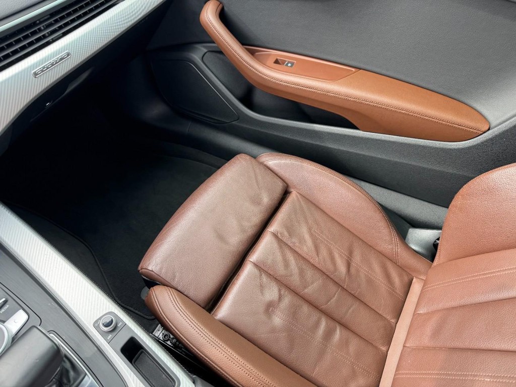 Audi A5 Coupe Vehicle Full-screen Gallery Image 16
