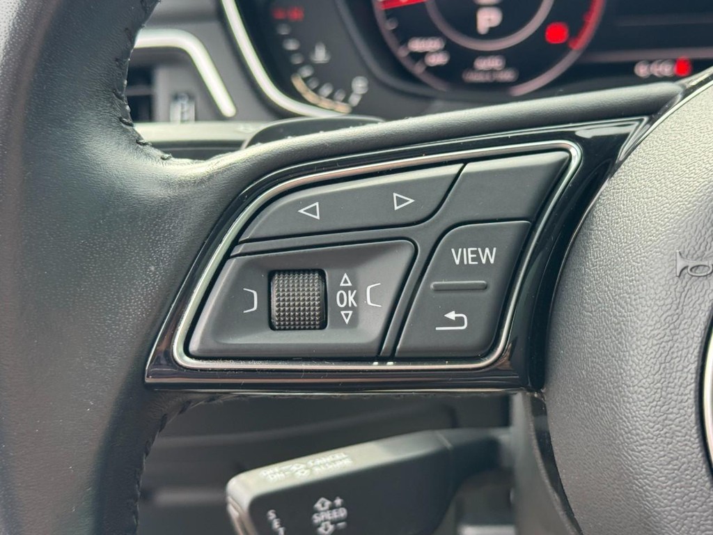Audi A5 Coupe Vehicle Full-screen Gallery Image 18