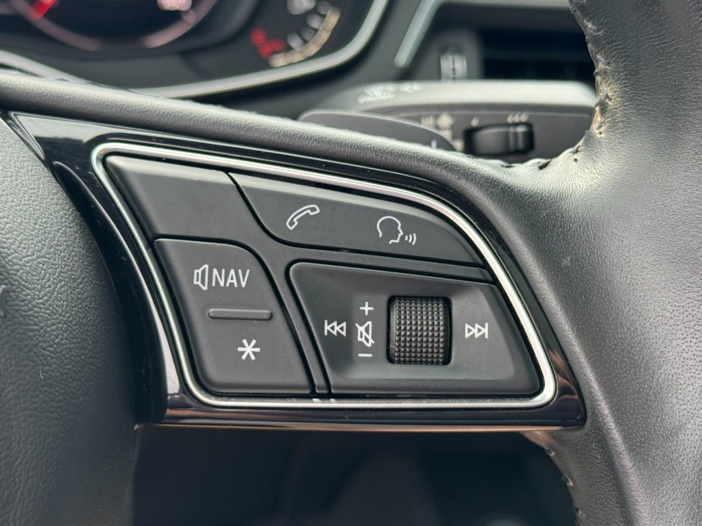 Audi A5 Coupe Vehicle Full-screen Gallery Image 19