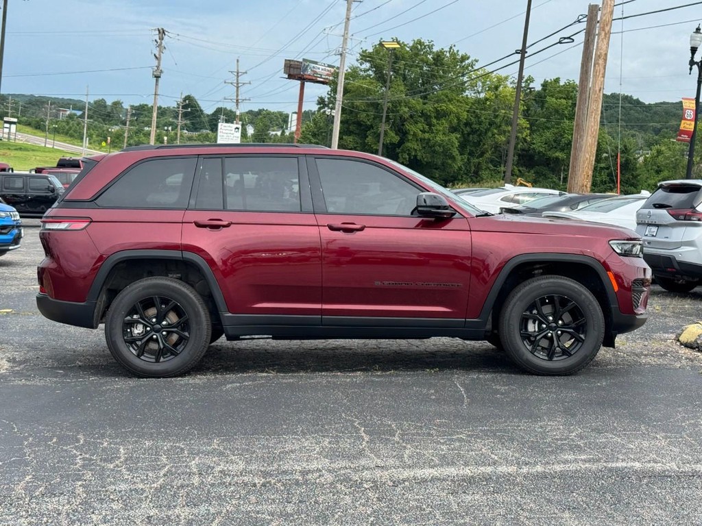 Jeep Grand Cherokee Vehicle Full-screen Gallery Image 02
