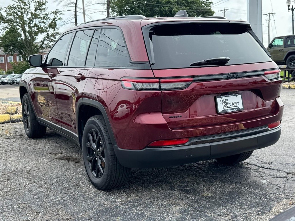 Jeep Grand Cherokee Vehicle Full-screen Gallery Image 07