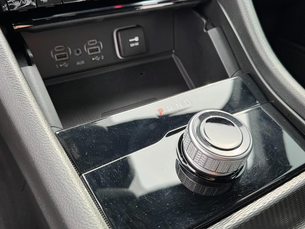 Jeep Grand Cherokee Vehicle Full-screen Gallery Image 21