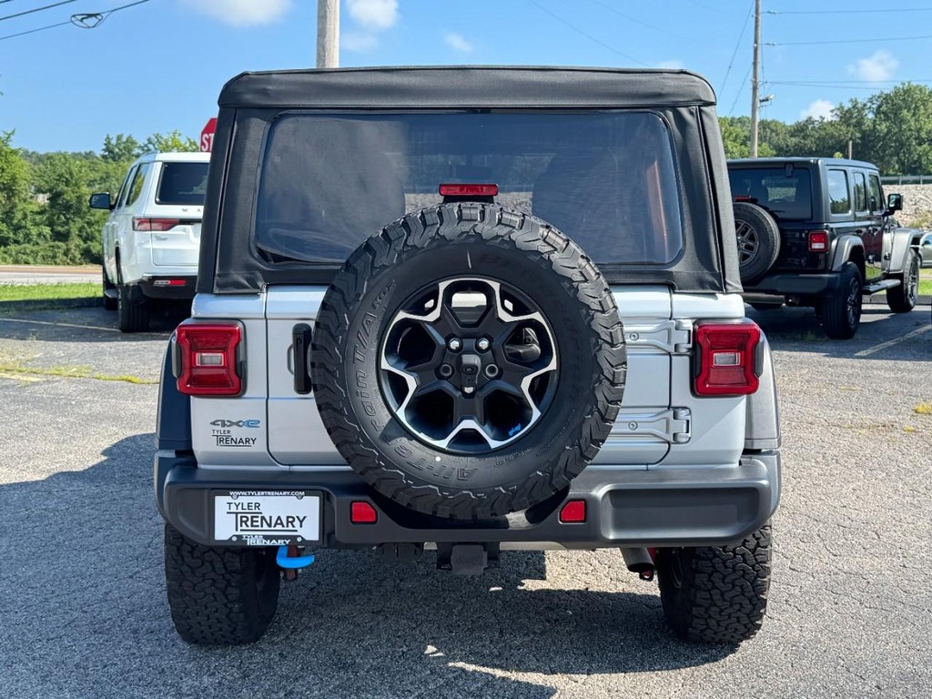 Jeep Wrangler 4xe Vehicle Full-screen Gallery Image 05