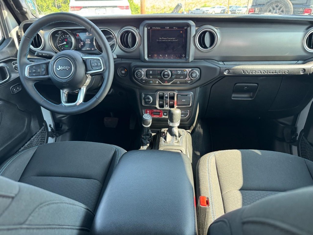Jeep Wrangler 4xe Vehicle Full-screen Gallery Image 13