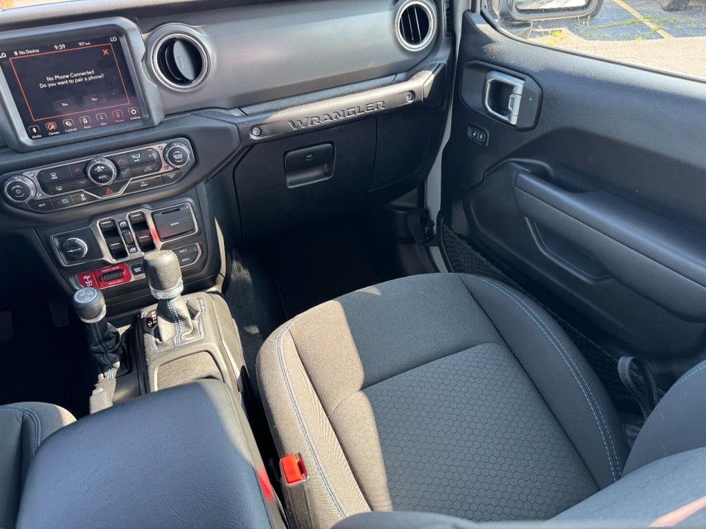 Jeep Wrangler 4xe Vehicle Full-screen Gallery Image 17