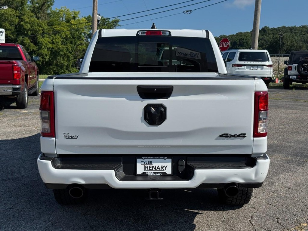 Ram 1500 Vehicle Full-screen Gallery Image 05