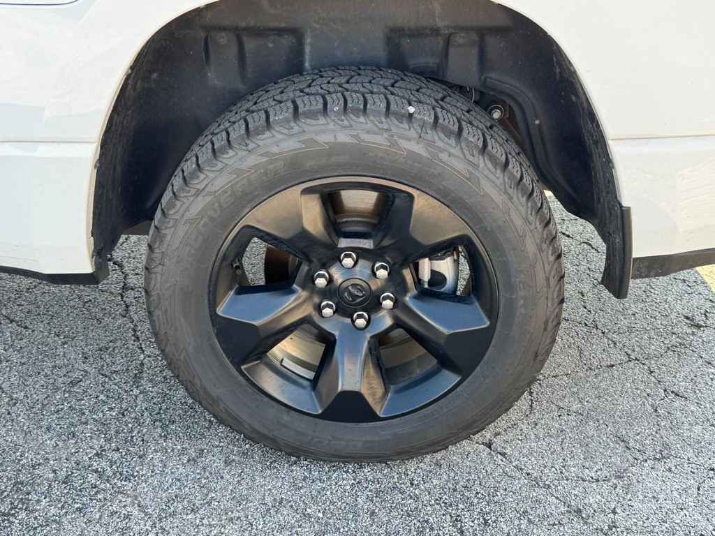 Ram 1500 Vehicle Full-screen Gallery Image 09
