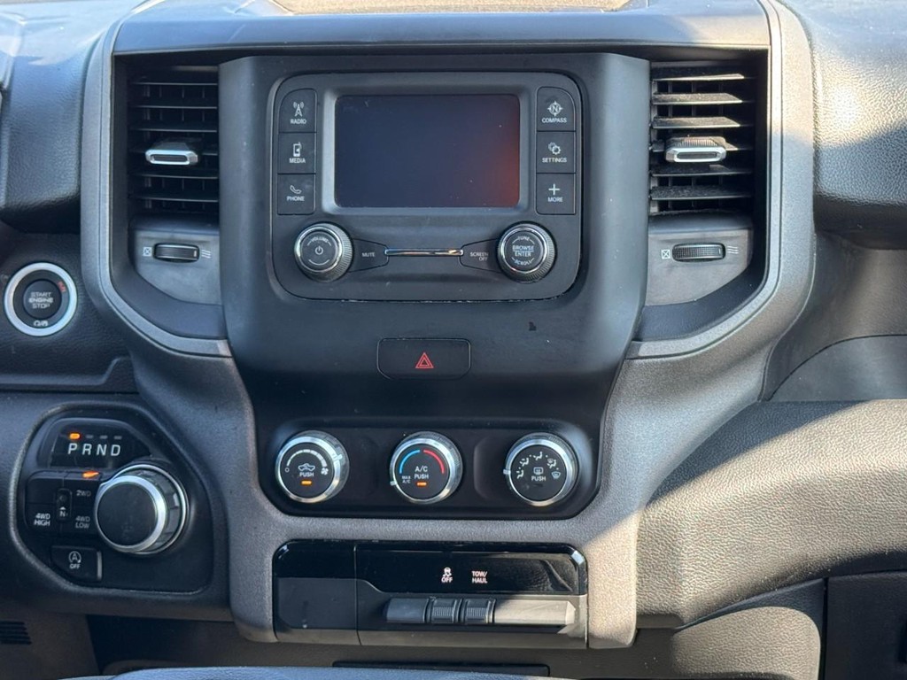 Ram 1500 Vehicle Full-screen Gallery Image 15