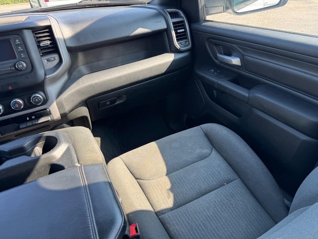 Ram 1500 Vehicle Full-screen Gallery Image 17