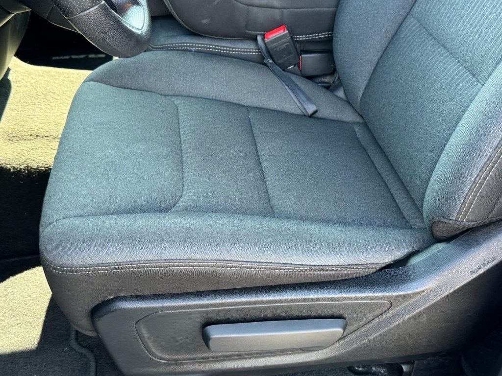 Ram 1500 Vehicle Full-screen Gallery Image 24