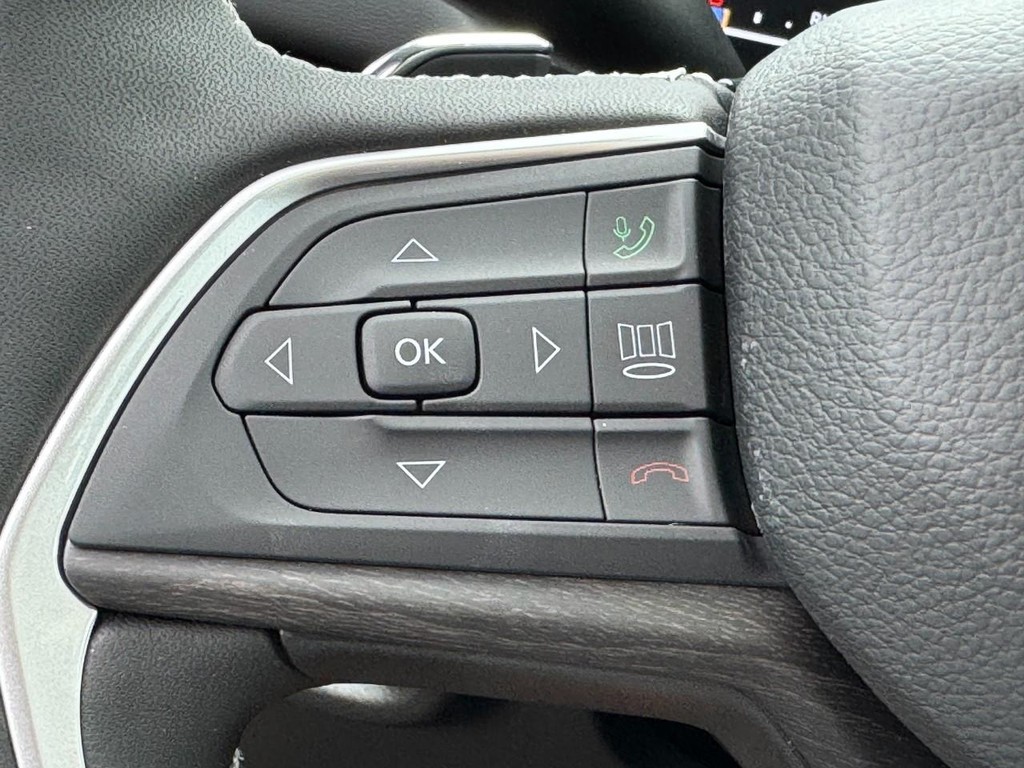 Jeep Grand Cherokee Vehicle Full-screen Gallery Image 14