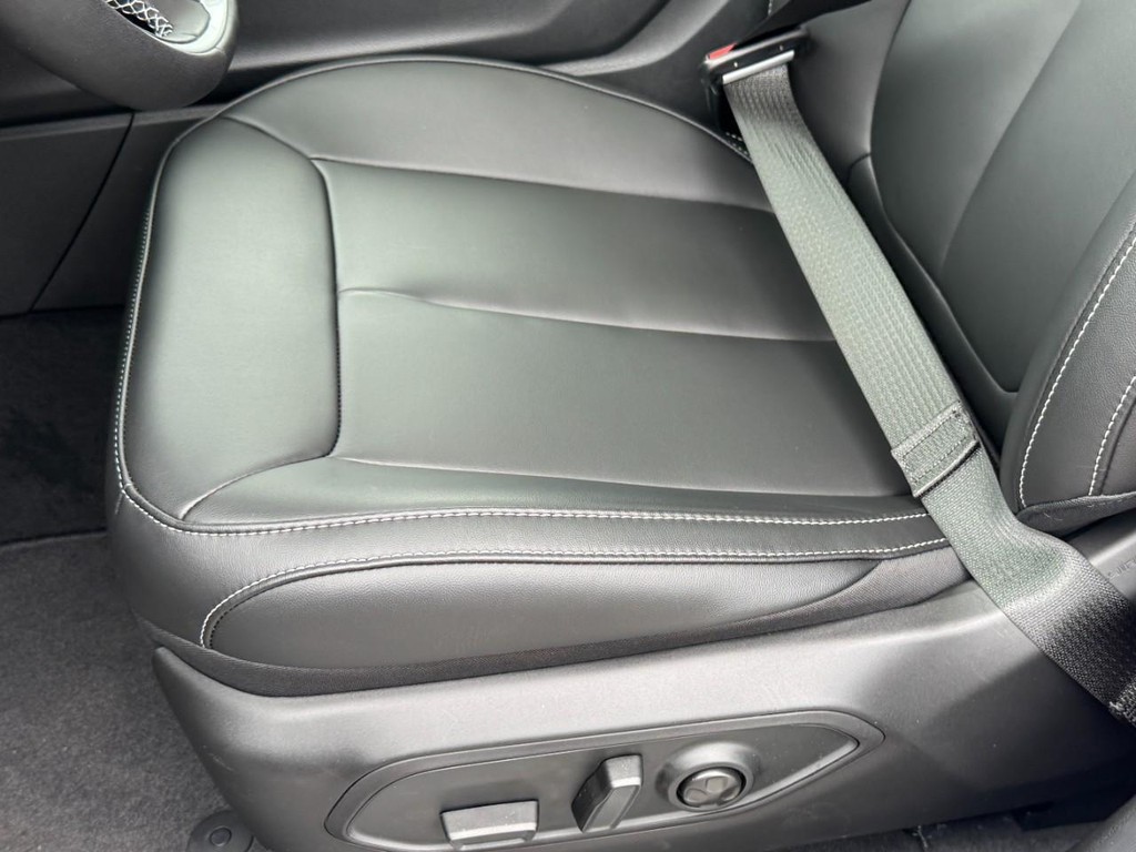 Jeep Grand Cherokee Vehicle Full-screen Gallery Image 20