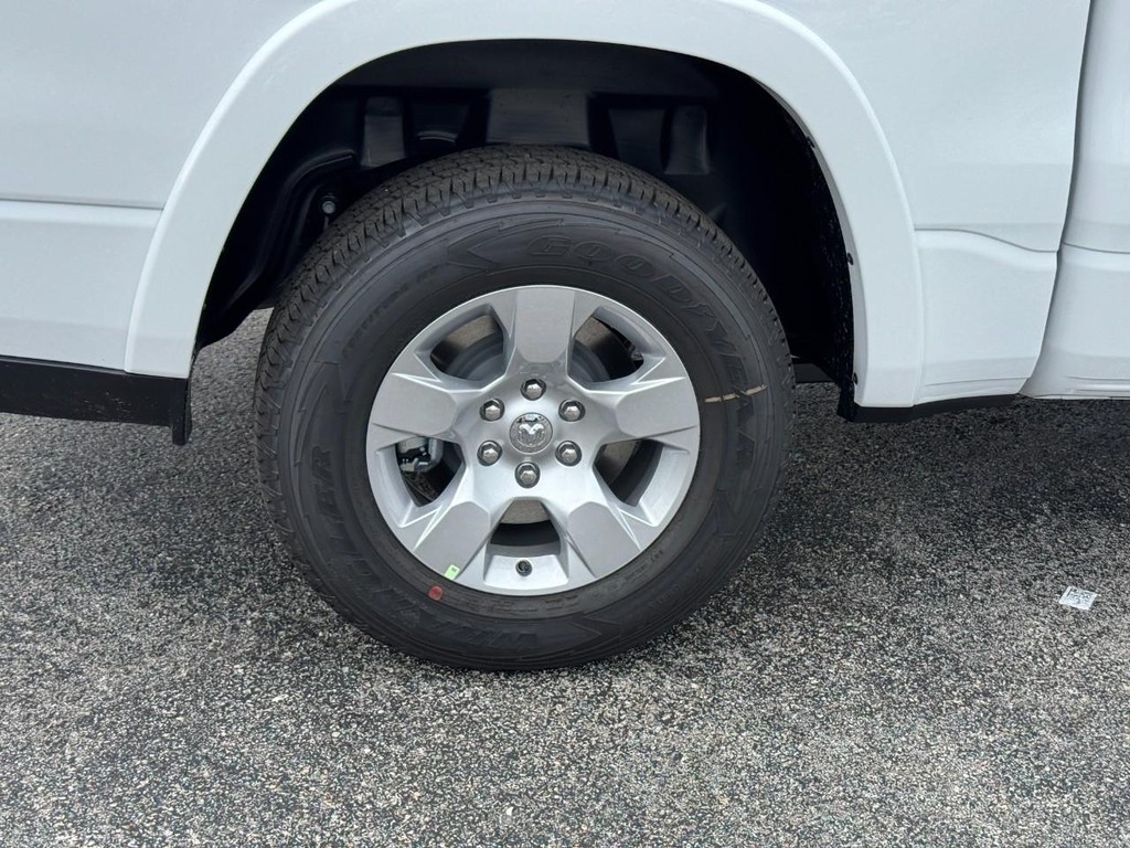 Ram 1500 Vehicle Full-screen Gallery Image 05