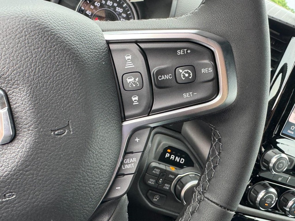 Ram 1500 Vehicle Full-screen Gallery Image 13