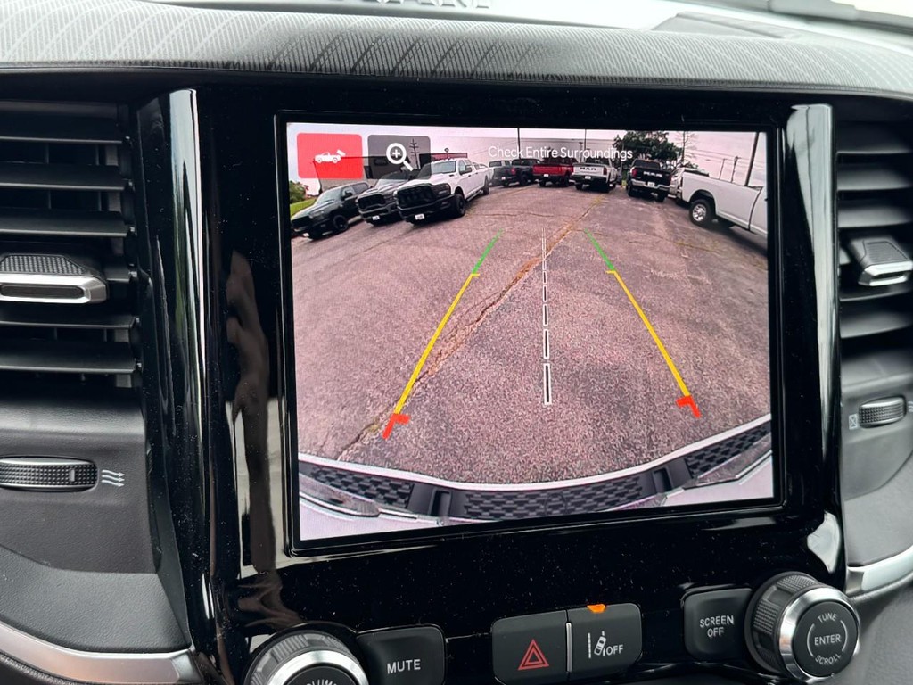 Ram 1500 Vehicle Full-screen Gallery Image 17