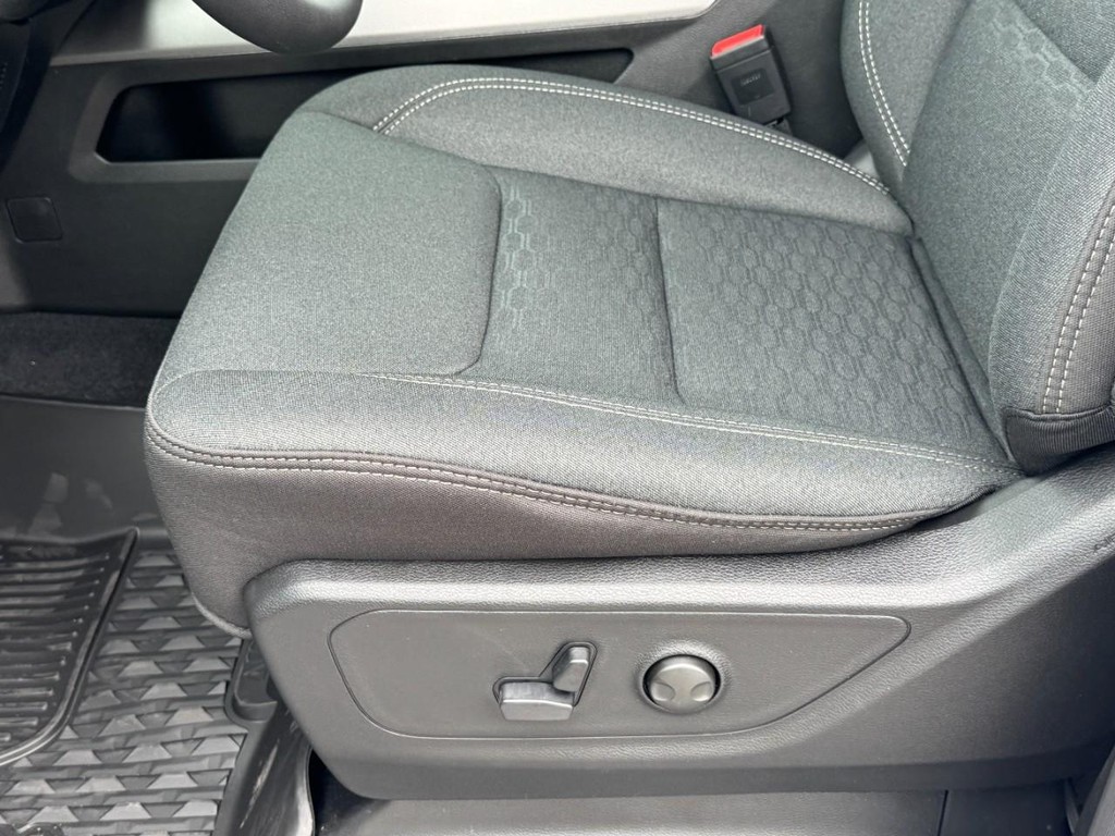 Ram 1500 Vehicle Full-screen Gallery Image 18