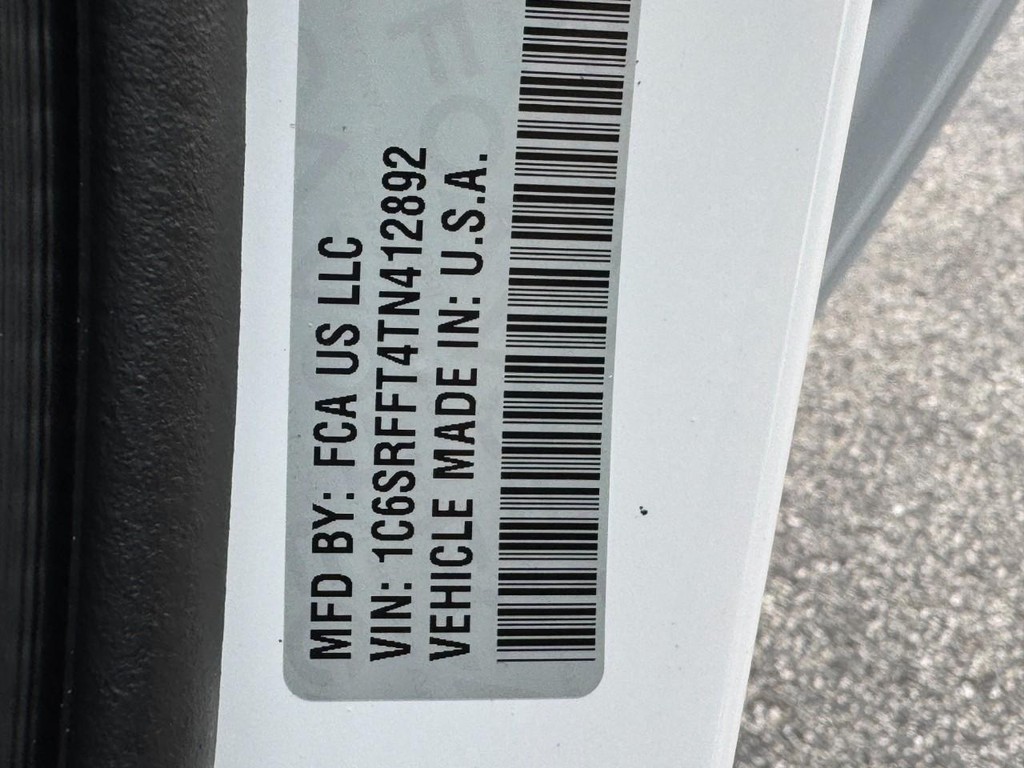 Ram 1500 Vehicle Full-screen Gallery Image 19