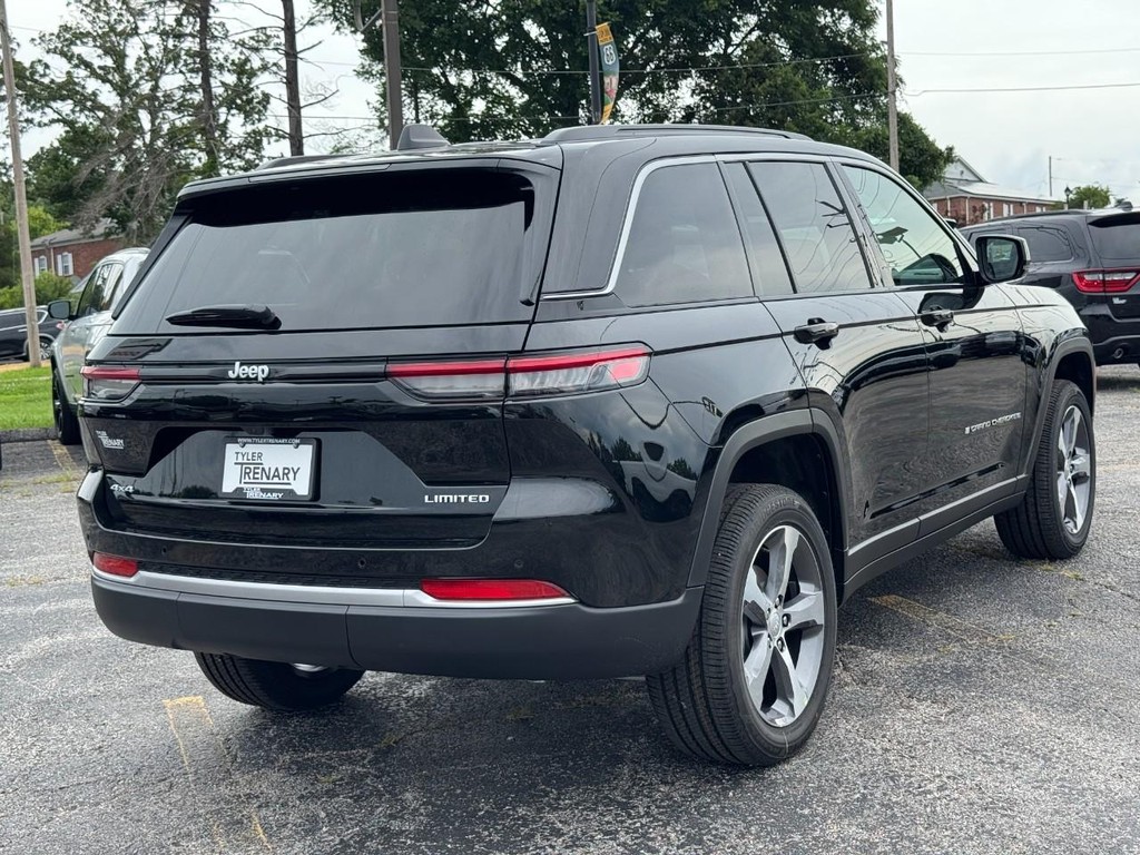 Jeep Grand Cherokee Vehicle Full-screen Gallery Image 04