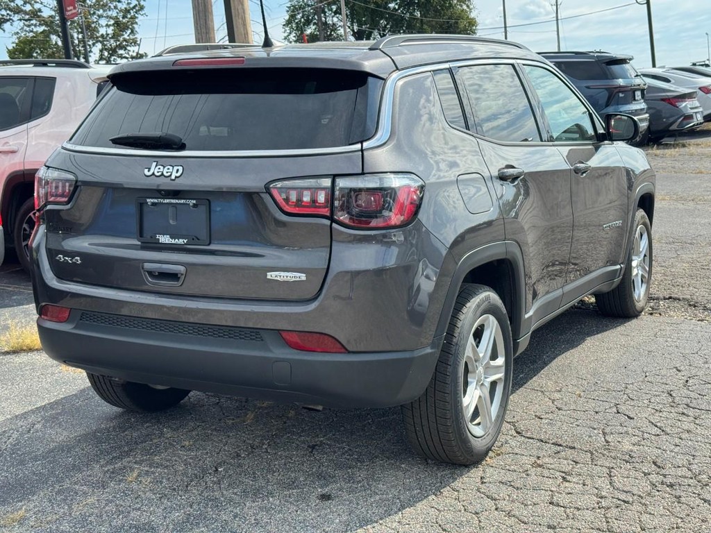 Jeep Compass Vehicle Full-screen Gallery Image 04