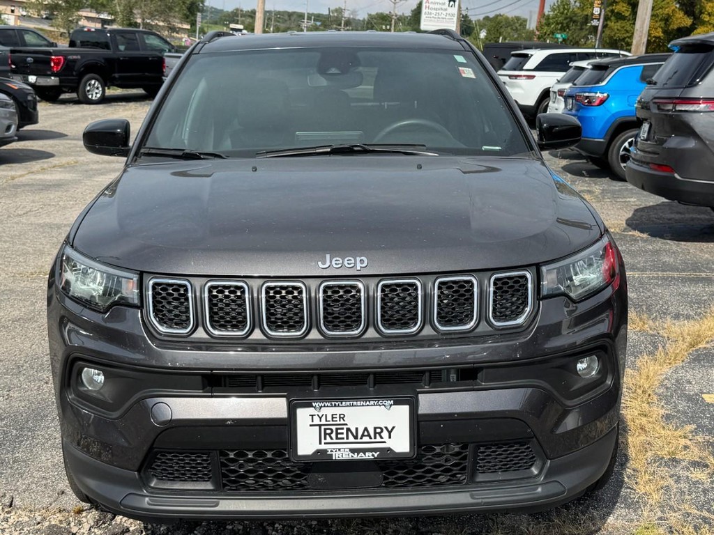 Jeep Compass Vehicle Full-screen Gallery Image 11