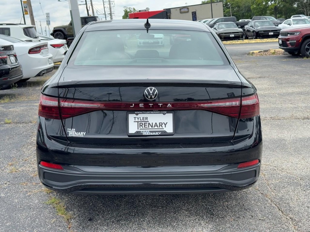 Volkswagen Jetta Vehicle Full-screen Gallery Image 05