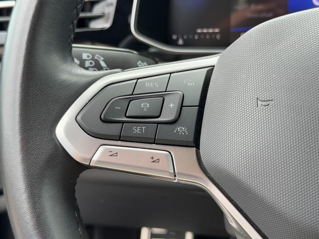 Volkswagen Jetta Vehicle Full-screen Gallery Image 18