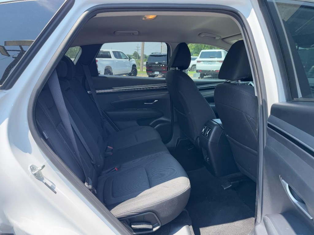 Hyundai Tucson Vehicle Full-screen Gallery Image 12