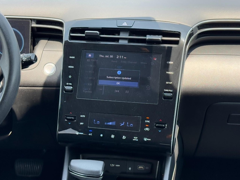 Hyundai Tucson Vehicle Full-screen Gallery Image 15