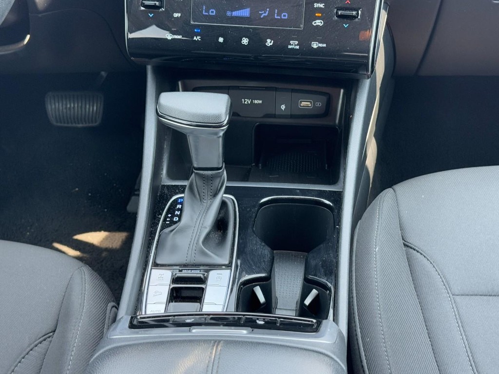 Hyundai Tucson Vehicle Full-screen Gallery Image 16
