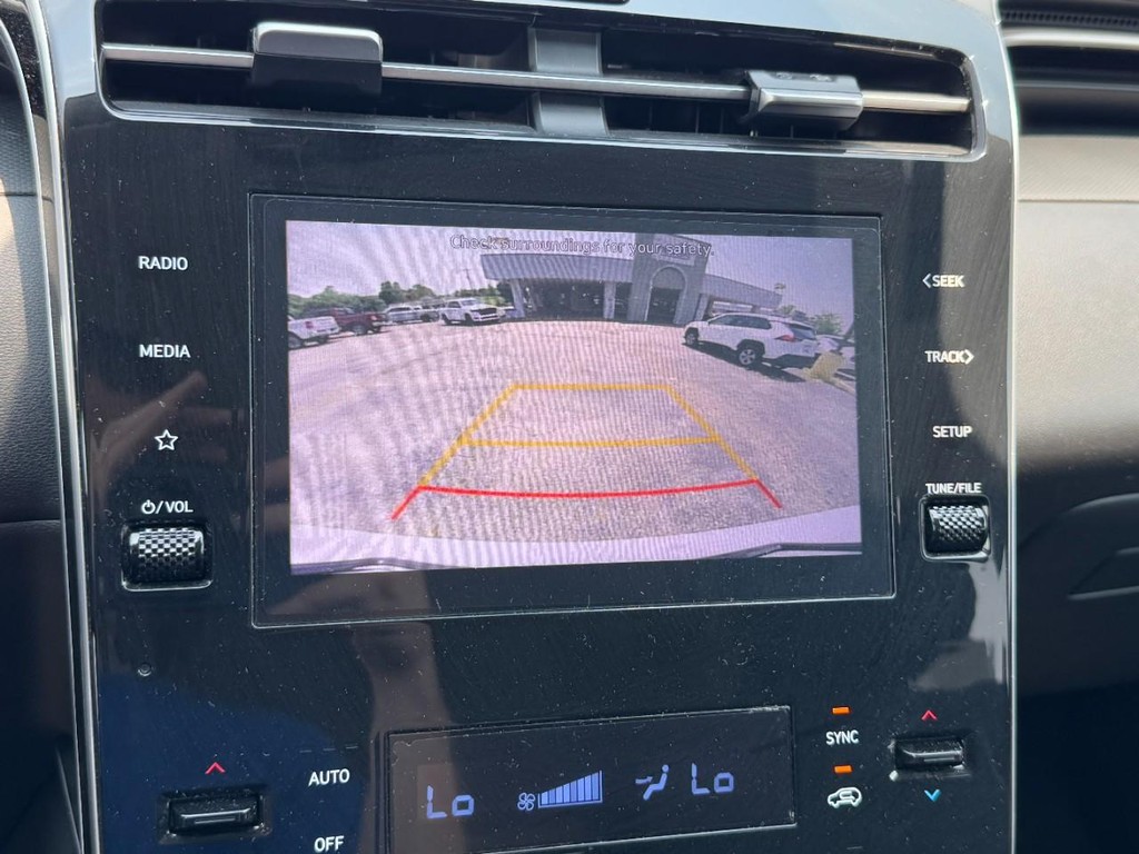 Hyundai Tucson Vehicle Full-screen Gallery Image 23