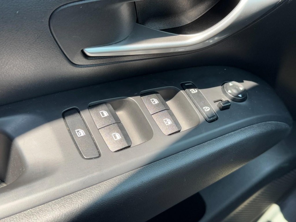 Hyundai Tucson Vehicle Full-screen Gallery Image 24