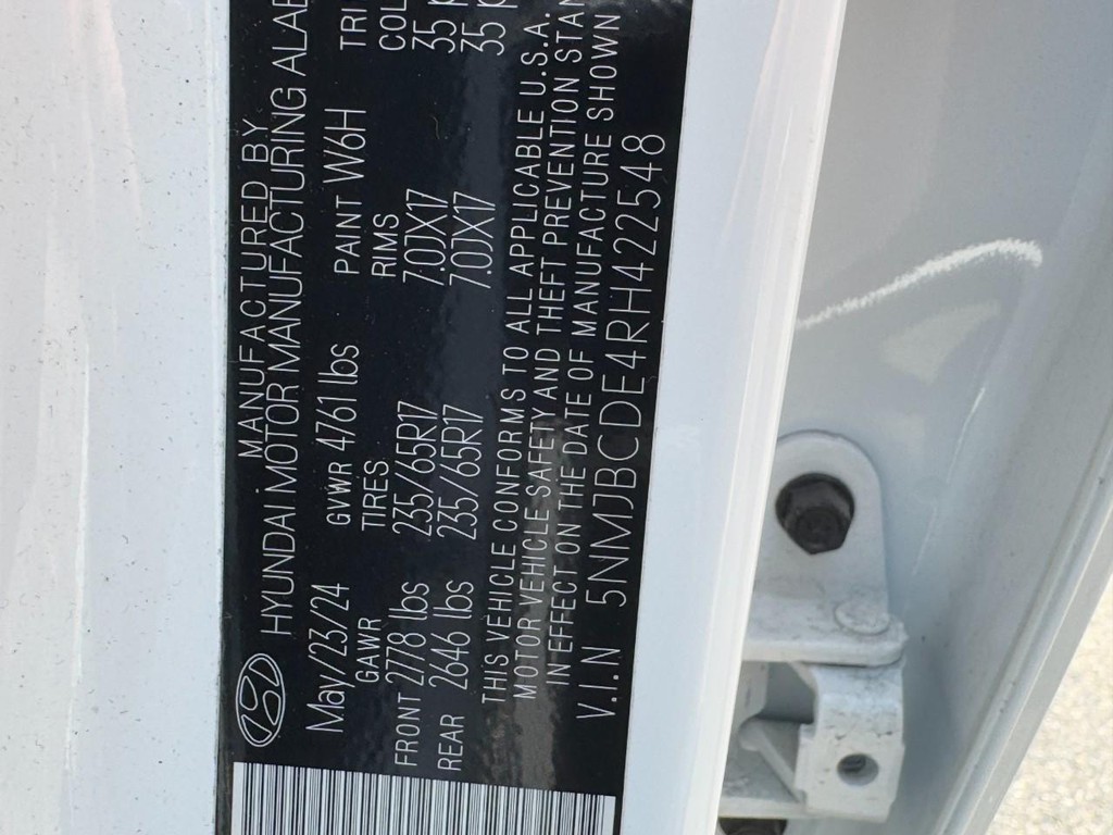 Hyundai Tucson Vehicle Full-screen Gallery Image 26