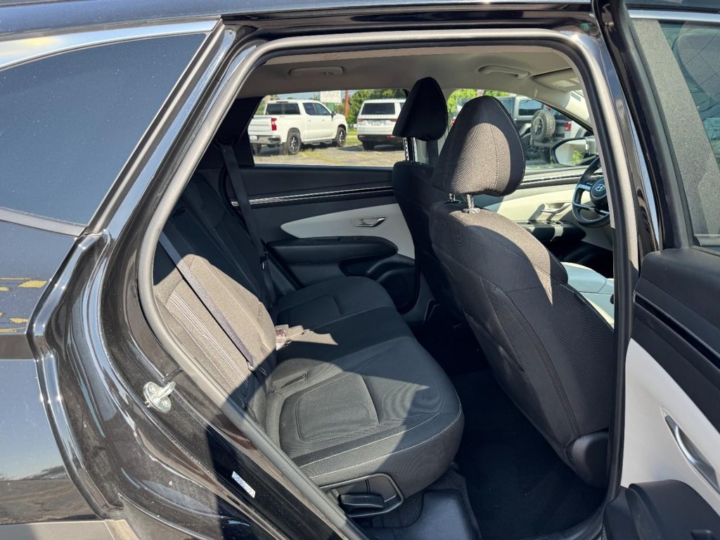 Hyundai Tucson Vehicle Full-screen Gallery Image 12