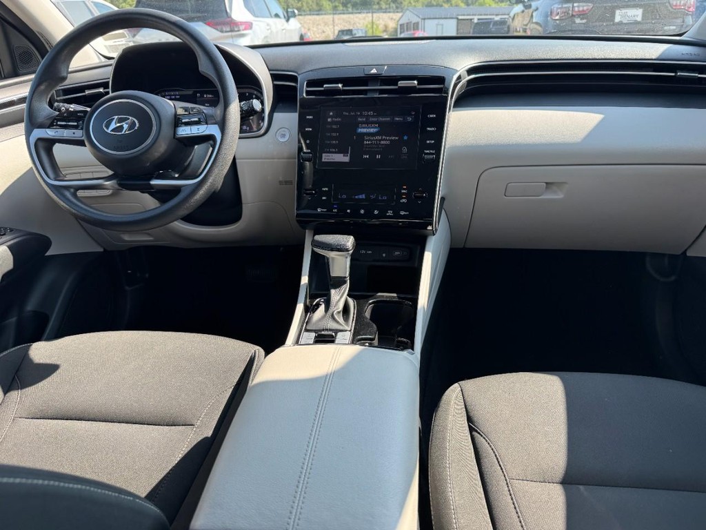 Hyundai Tucson Vehicle Full-screen Gallery Image 13