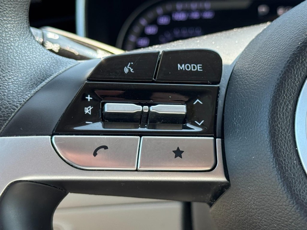 Hyundai Tucson Vehicle Full-screen Gallery Image 18