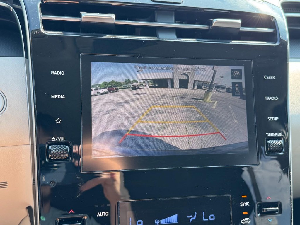 Hyundai Tucson Vehicle Full-screen Gallery Image 23