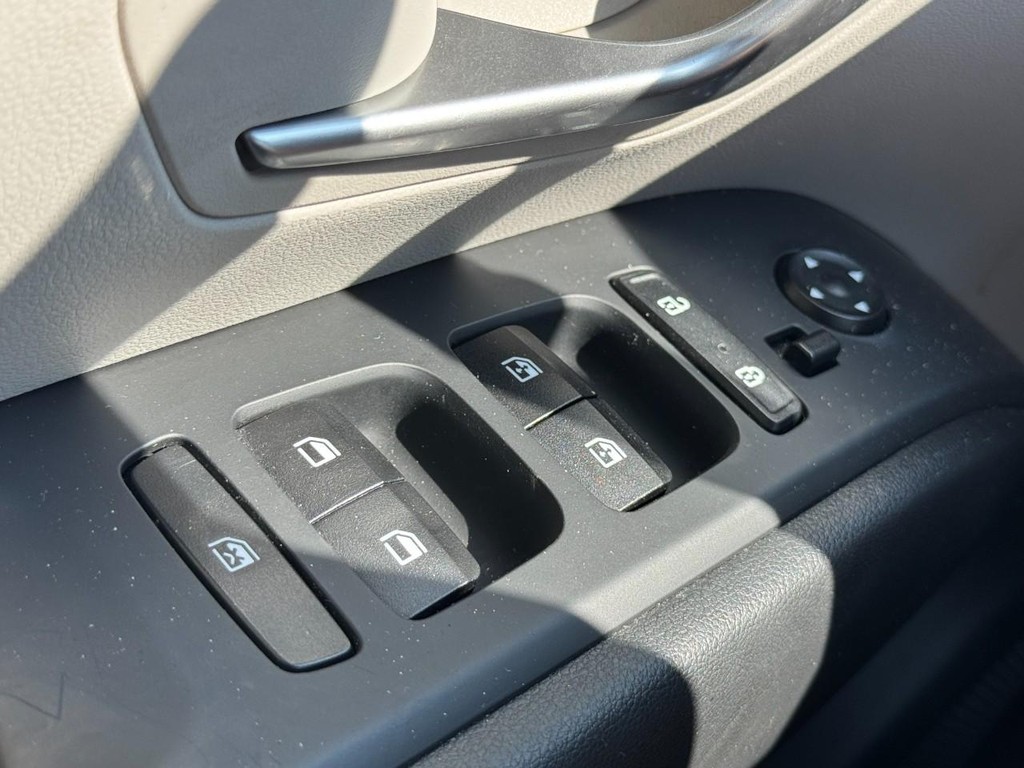 Hyundai Tucson Vehicle Full-screen Gallery Image 24