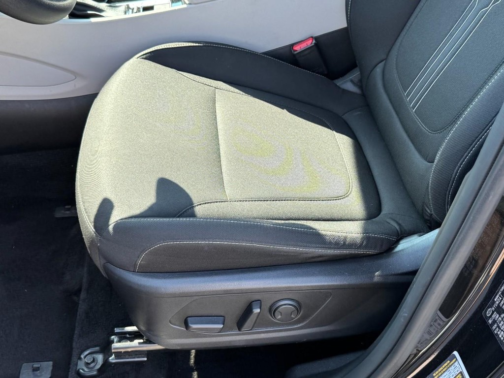 Hyundai Tucson Vehicle Full-screen Gallery Image 25