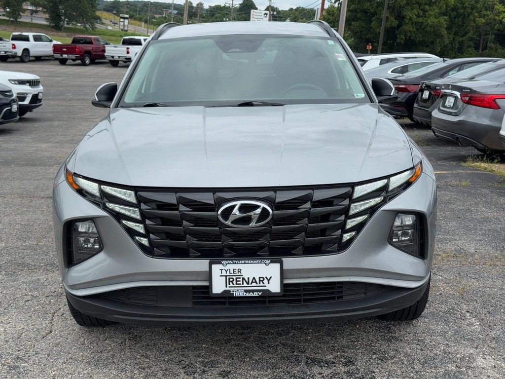Hyundai Tucson Vehicle Full-screen Gallery Image 11