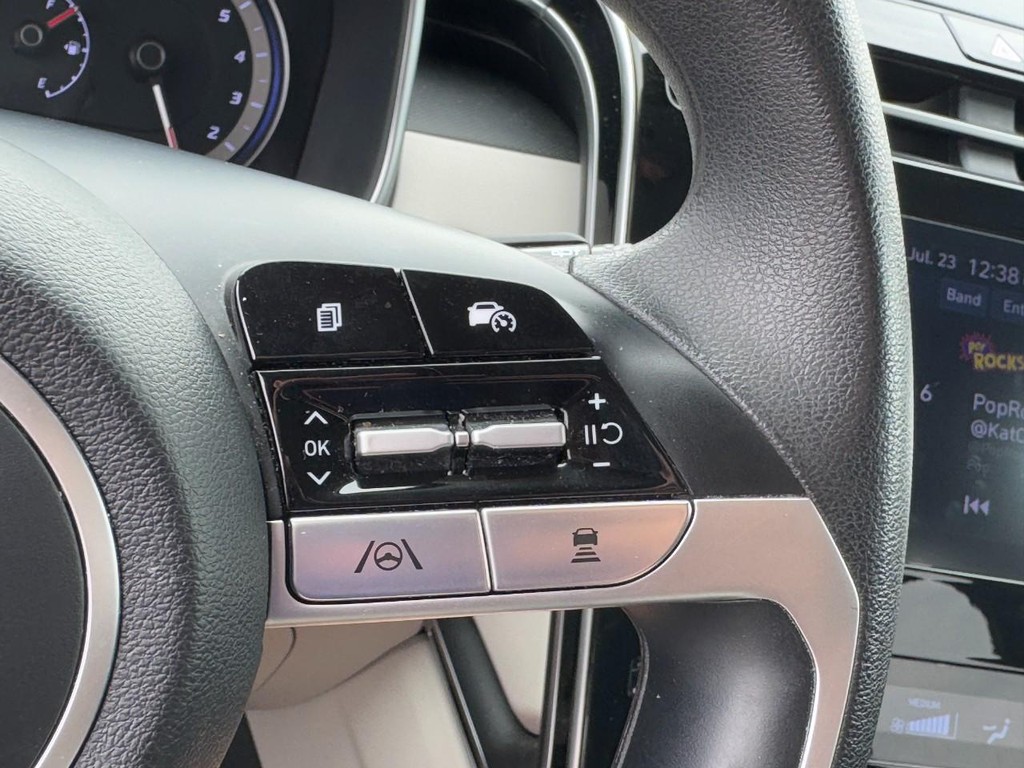 Hyundai Tucson Vehicle Full-screen Gallery Image 19
