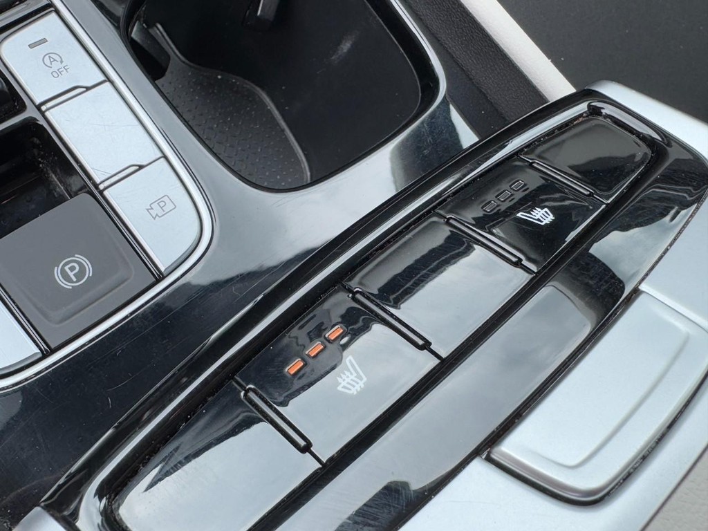 Hyundai Tucson Vehicle Full-screen Gallery Image 22