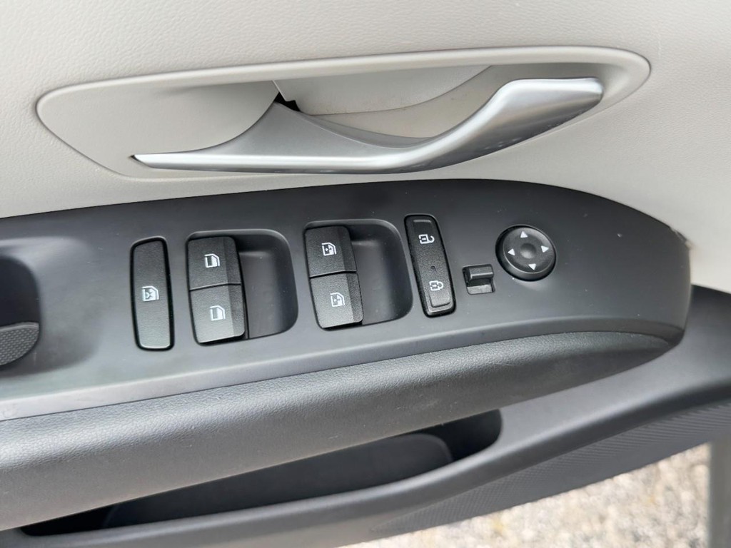 Hyundai Tucson Vehicle Full-screen Gallery Image 24