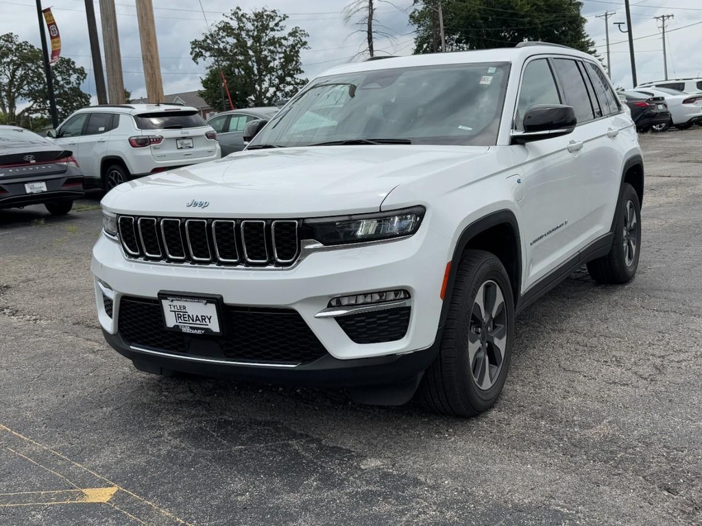 Jeep Grand Cherokee 4xe Vehicle Full-screen Gallery Image 10